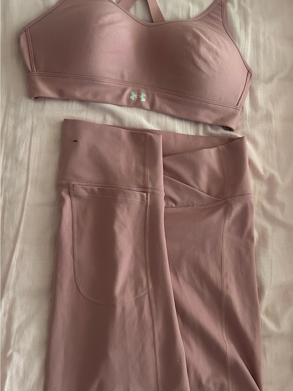 Under Armour Dusty Rose Crossback Sports Bra and High-Waist Bike Shorts - Picture 2 of 3